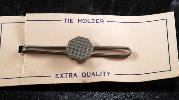 Very Old Vintage Tie Holder On Card  Tie Clip  Du… - image 2