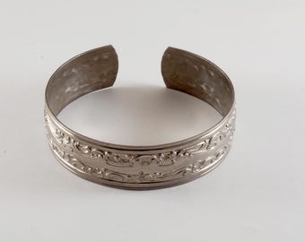 Pulsera vintage con diseño de pergamino, de acero, unisex, de la década de 1970.