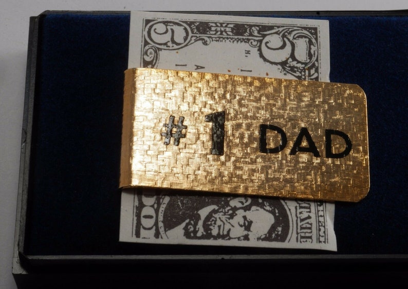 Vintage 1 Dad Number One Dad Gold Tone Textured Metal Money Clip NOS In Case image 2