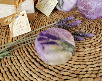 Lavender-scented crafted Soap, covered wool. SLS, paraben FREE, Gentle exfoliator skin and body.