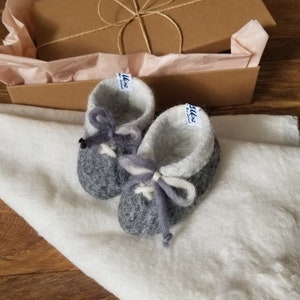 Conjunto para bebé, zapatitos de fieltro merino y manta de textura suave de seda y lana, conjunto para recién nacido hecho a mano, regalo para baby shower para niño o niña.