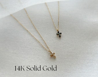 Collar con cruz de diamantes pequeños en oro macizo de 14 quilates: colgante pequeño y delicado, regalo cristiano para ella.