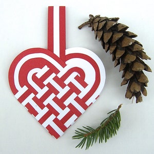 Danish Woven Heart Baskets SET OF 4 or Christmas Ornament Nordic Scandinavian Traditional Paper Julehjerter