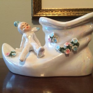 White Lefton? Lusterware Christmas Pixie Elf Sitting on Bootie