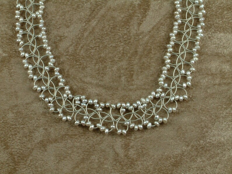 \u039a\u03bf\u03bb\u03b9\u03ad Choker \u03bc\u03b5 \u0393\u03ba\u03c1\u03b9 \u039c\u03b1\u03c1\u03b3\u03b1\u03c1\u03b9\u03c4\u03ac\u03c1\u03b9\u03b1 Wire Choker with Grey Pearls