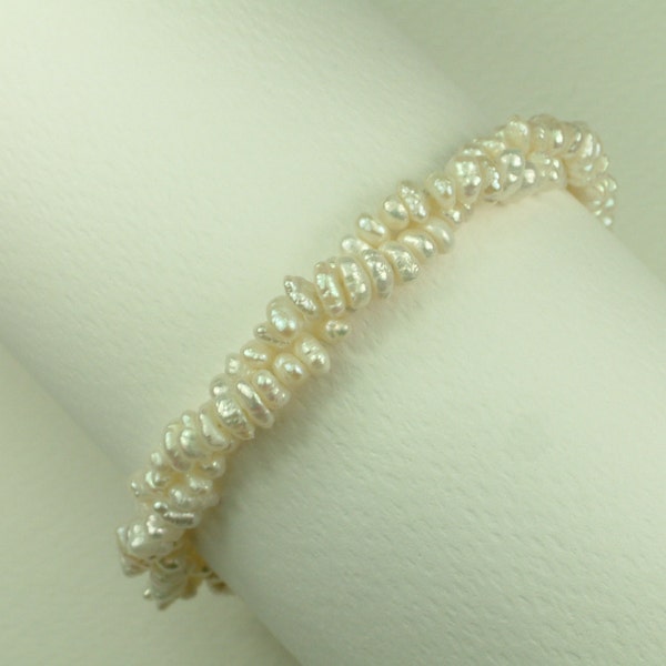 Twisted Bracelet with White Pearls