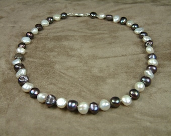 Black and White Pearl Necklace 10 - 11 mm