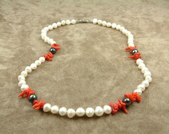 Collier Perle Noire De Tahiti Avec Corail Rouge Et Grenat - Argent Fin, Marque Rosemimosa, Neuf Avec étiquettes