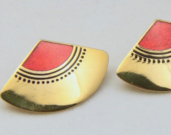Pendientes de abanico vintage de Laurel Burch en tono dorado con esmalte rojo y negro
