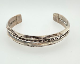 Vintage Navajo Sterling Silber Gestempeltes Armband Double w/ Zopf Seil Mitte