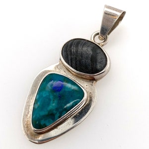 Vintage Modernist Chrysocolla Hypersthene Stone Sterling Silver Pendant Necklace