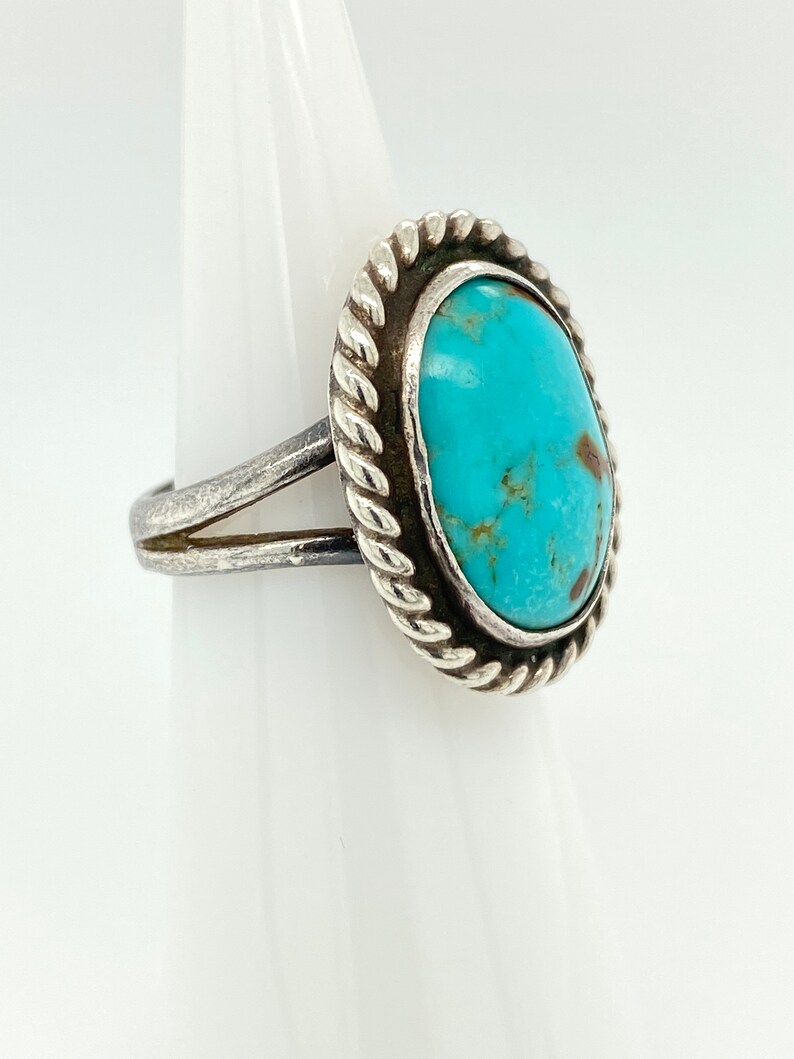 Vintage Navajo Bright Blue Turquoise Sterling Silver Ring Braid Detail Sz 5 image 2