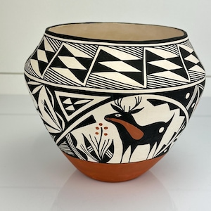 Artisan W. Garcia Acoma NM Native American Pottery Bowl Vase Vessel Deer Signed