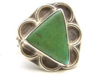 Vintage Sterling Silver & Green Turquoise Triangle Ring Sz 7.25 Mens Womans Unisex