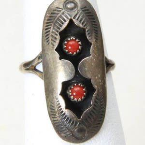 Vintage Native American Sterling & Double Coral Shadowbox Ring Dainty Oval Sz 4 image 3