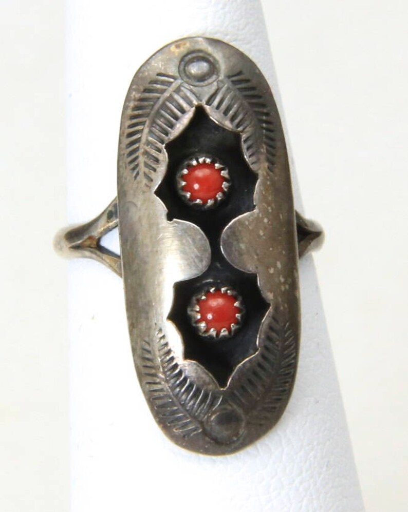 Vintage Native American Sterling & Double Coral Shadowbox Ring Dainty Oval Sz 4 image 3