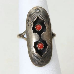 Vintage Native American Sterling & Double Coral Shadowbox Ring Dainty Oval Sz 4 image 1