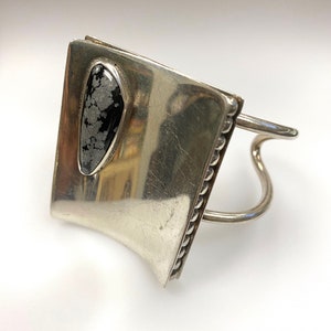 Vintage Artisan Modernist Snowflake Obsidian Sterling Silver Cuff Bracelet