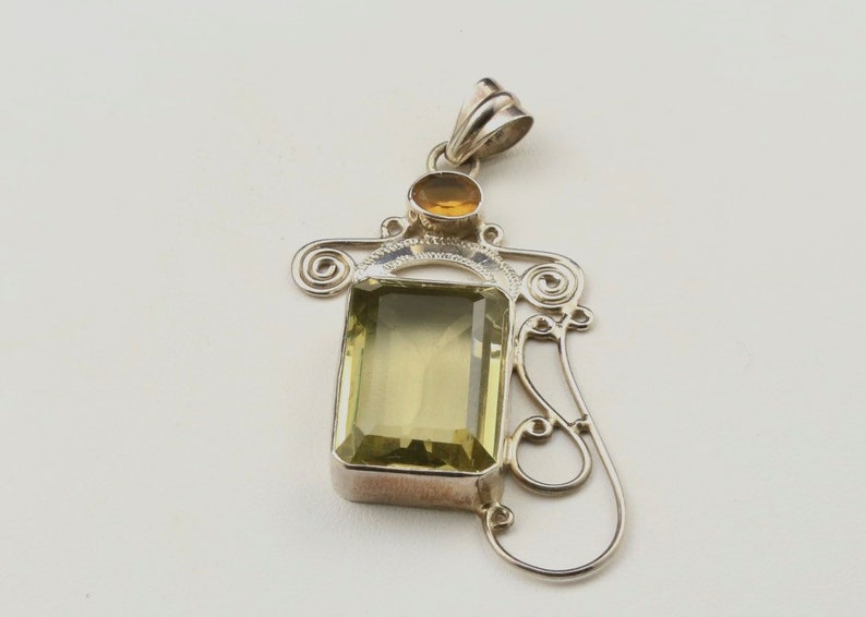 Vintage Large Sterling Silver /& CItrine Necklace Pendant Unique Yellow Gemstone