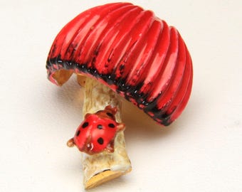 Vintage Original By Robert Red Enamel Lady Bug Insect On Mushroom Brooch Pin