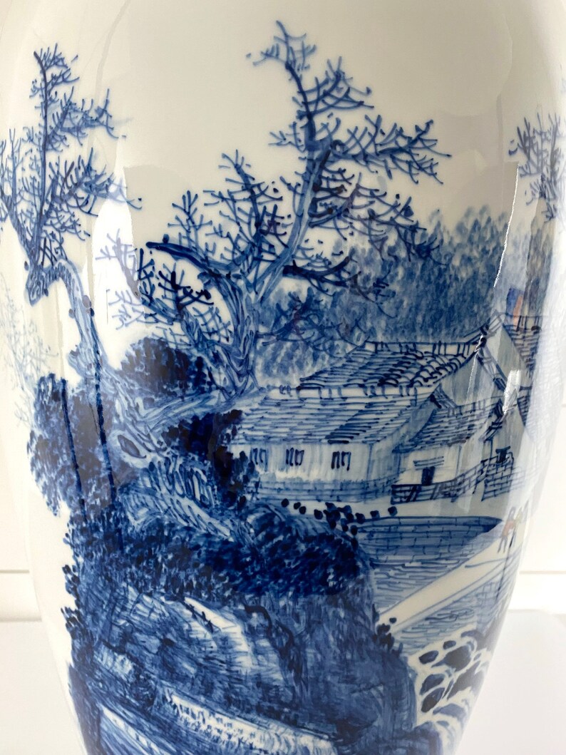 Vintage Huge Japanese Art Pottery Arita Asian Blue White Porcelain Vase Signed image 4