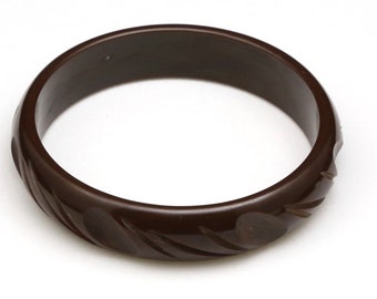 Vintage Brown Carved Bakelite Bangle Bracelet