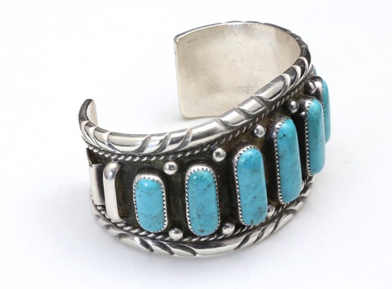 Navajo jewelry outlet vancouver mall