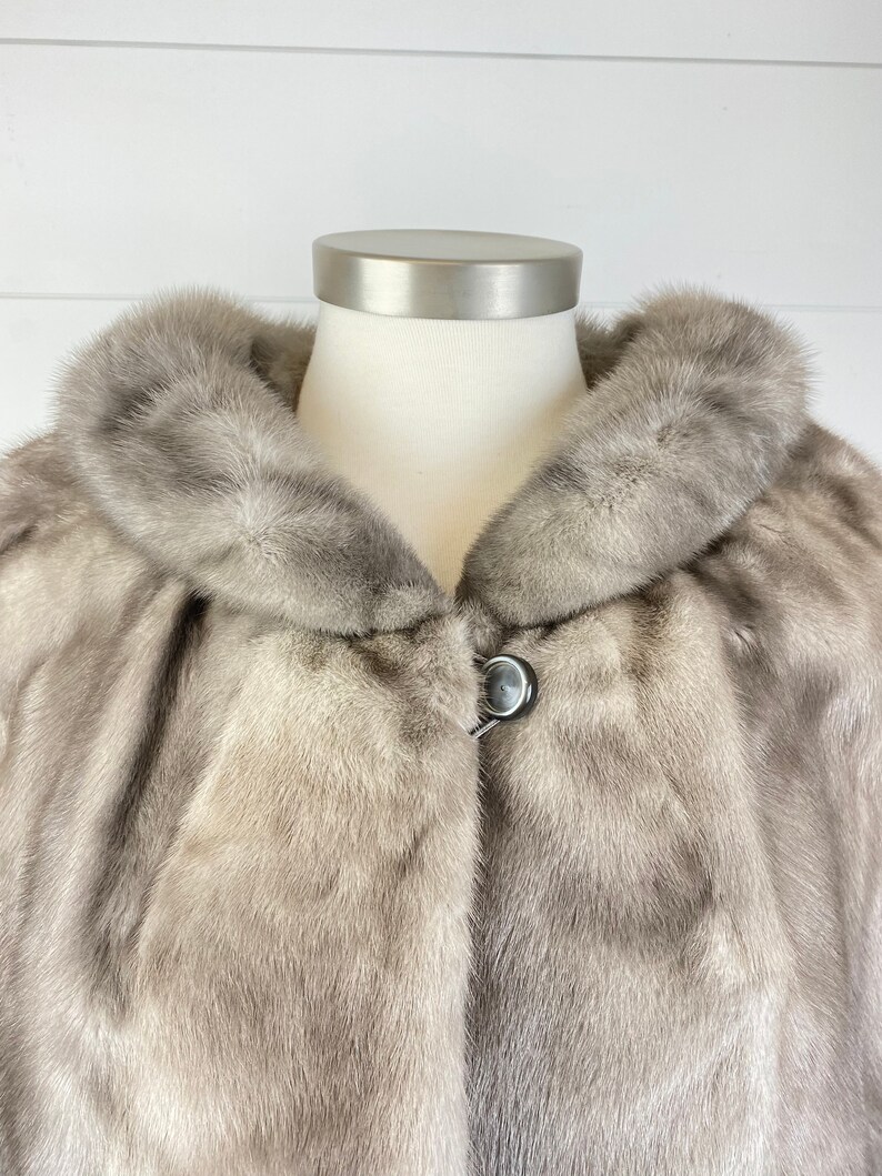Vintage Silver Grey Mink Cape Jacket w/ Pockets Satin Lined Womens S / M Elegant Evening image 2