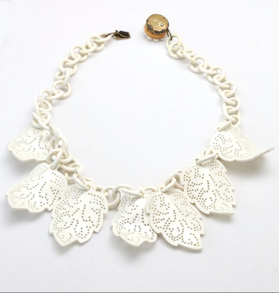 Vintage 50s Whimsical White Dangling Plastic Lacy… - image 5