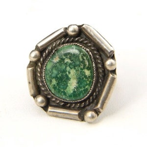 Vintage Sterling Silver & Green Turquoise Ring Modern Style Great Color Sz 8.5