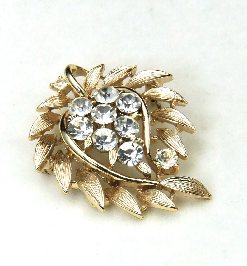 Vintage Lisner Gold Tone & Rhinestone Floral Leaf Pin Brooch Bombshell Retro image 1