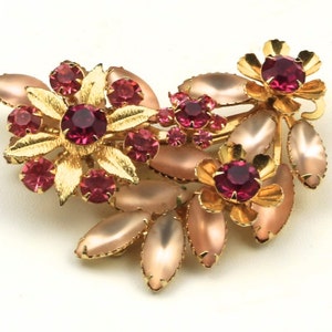 Vintage Pink Rhinestone Gold-Tone Flower Brooch Pin Judy Lee Signed 1950s Retro
