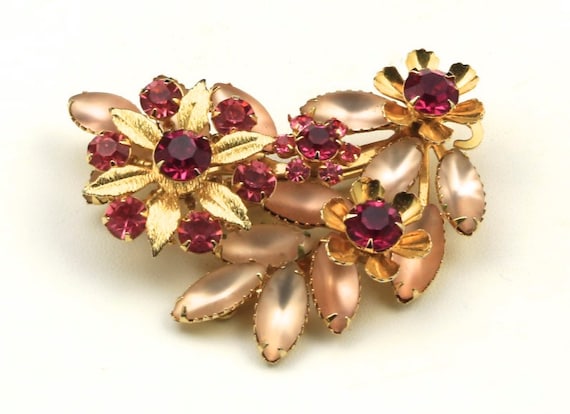 Vintage Pink Rhinestone Gold-Tone Flower Brooch P… - image 1