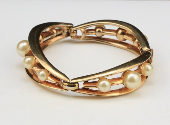 Vintage Trifari Faux Pearl and Gold Tone Hinge Br… - image 3