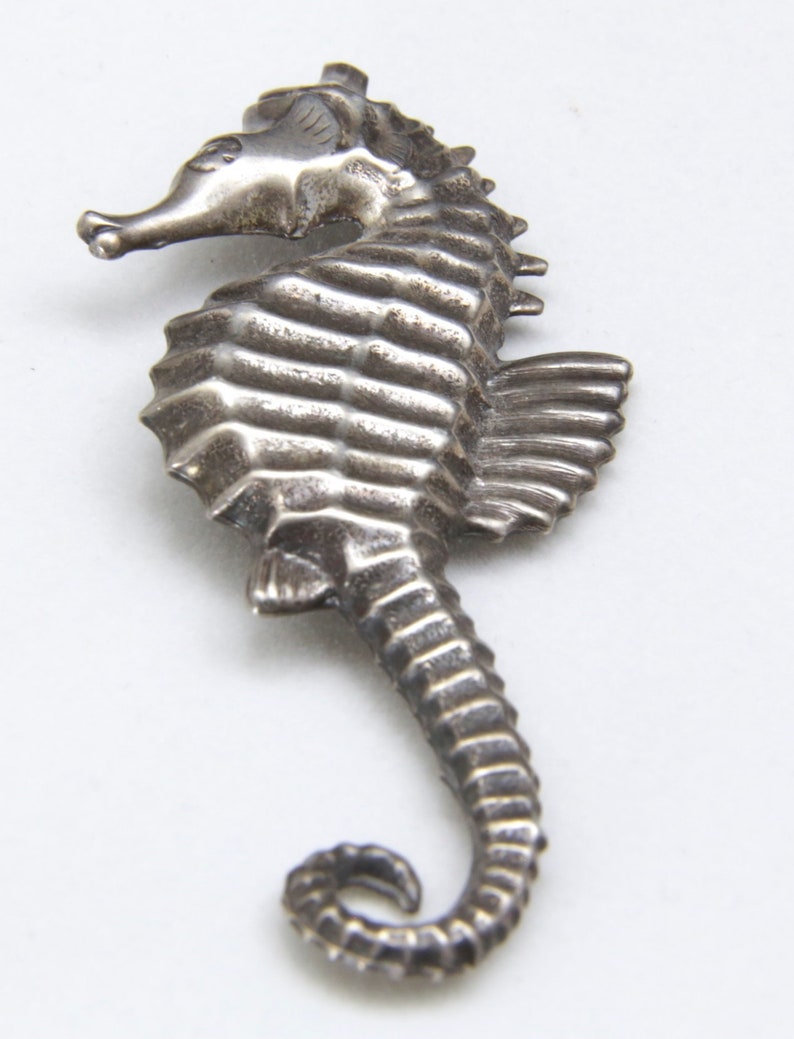 Vintage Lang Sterling Silver Seahorse Pin Brooch Intricate Design Signed
