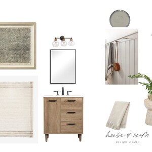 Puede incluir: Concepto de diseño de baño con una obra de arte enmarcada, una lámpara con tres bombillas globo, un espejo rectangular, un mueble de baño de madera y una alfombra tejida con rayas marrones. Otros elementos: toallero, toalla y jarrón decorativo.