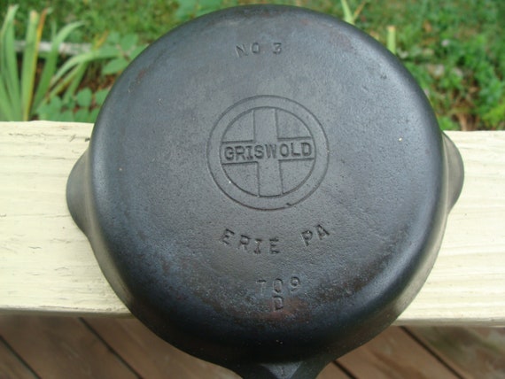 Cast Iron Small Skillet Fry Pan 3 On Bottom Double Pour Spout (#4)