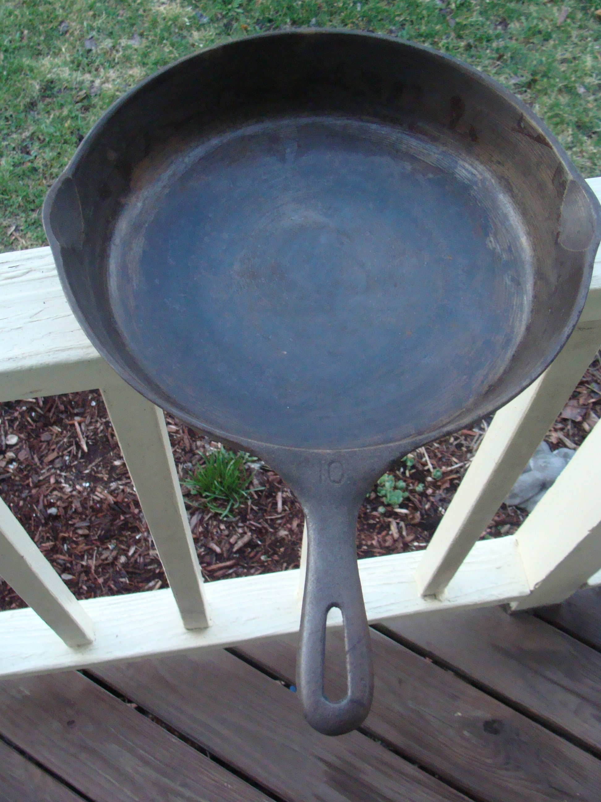 Antique Unmarked Griswold/Wagner 10 Cast Iron Pan/Skillet FINELY CAST,  Polished