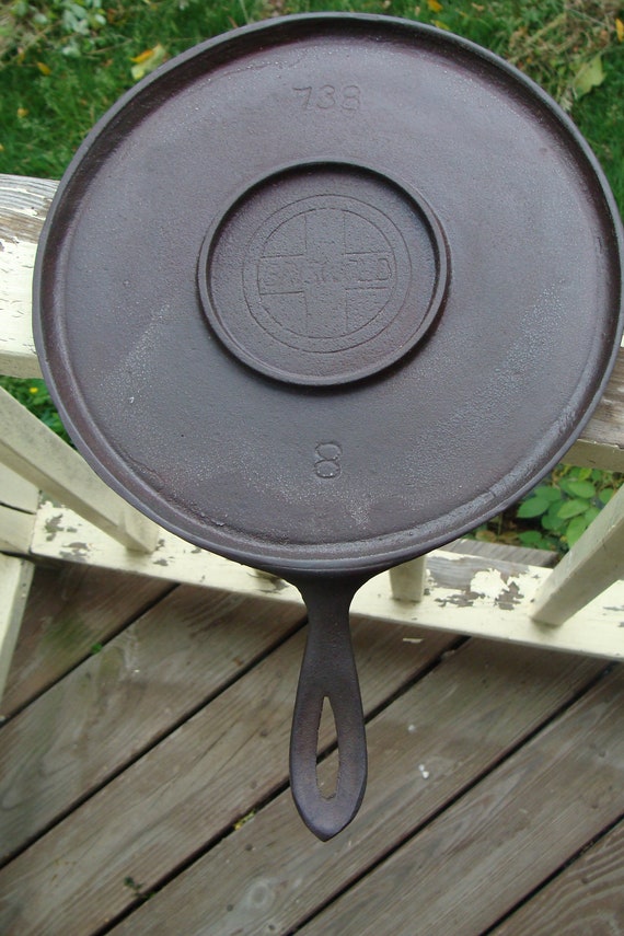 Vintage Griswold Cast Iron 8 Large Block Logo Round Griddle 738