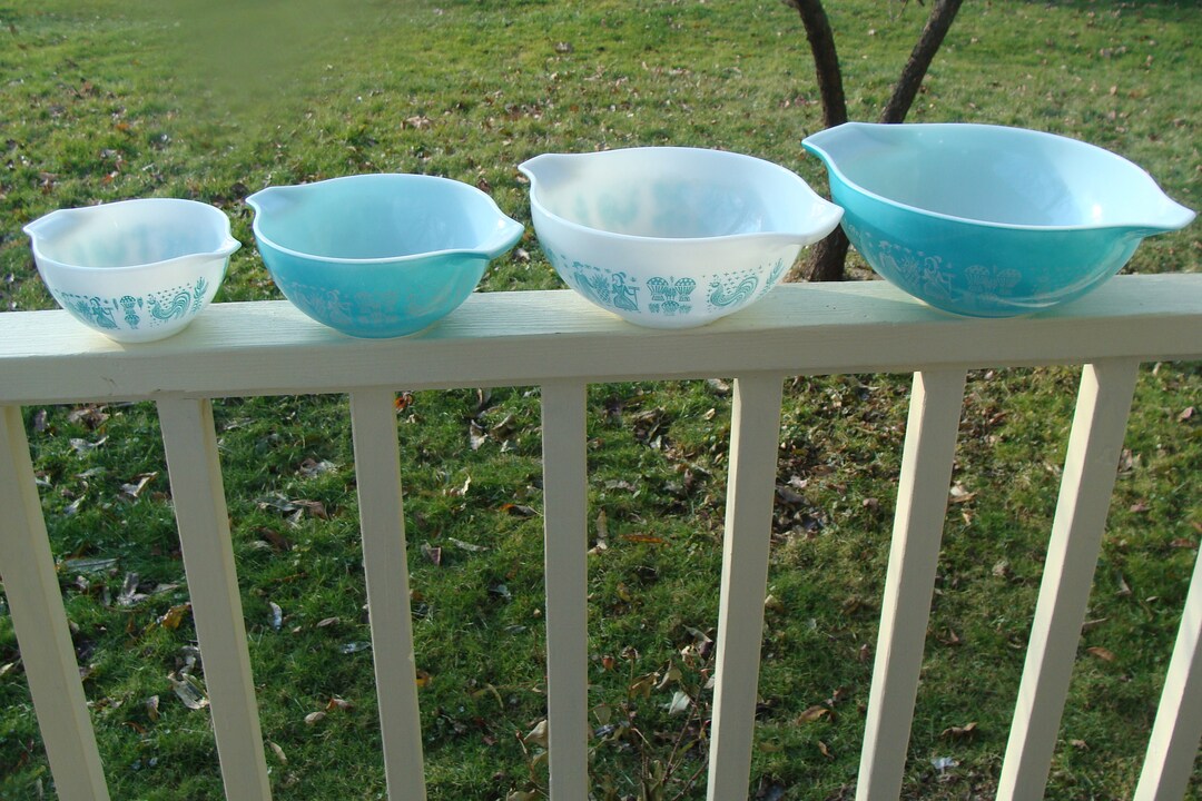 Complete Set of Pyrex Turquoise and Milk White Glass Cinderella Mixing ...