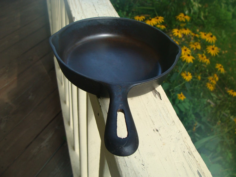 Unmarked Griswold Cast Iron Skillet Made in USA NO 3 With Etsy
