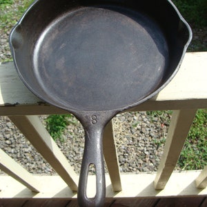 Vintage Unmarked Wagner Cast Iron No8 Skillet Number Eight 10-1/2