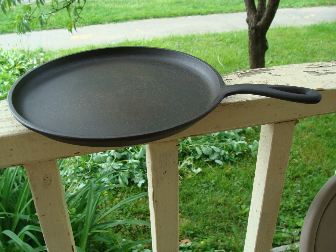 Cast Iron Pancake Griddle Hot Cake Skillet Unmarked Griswold Etsy