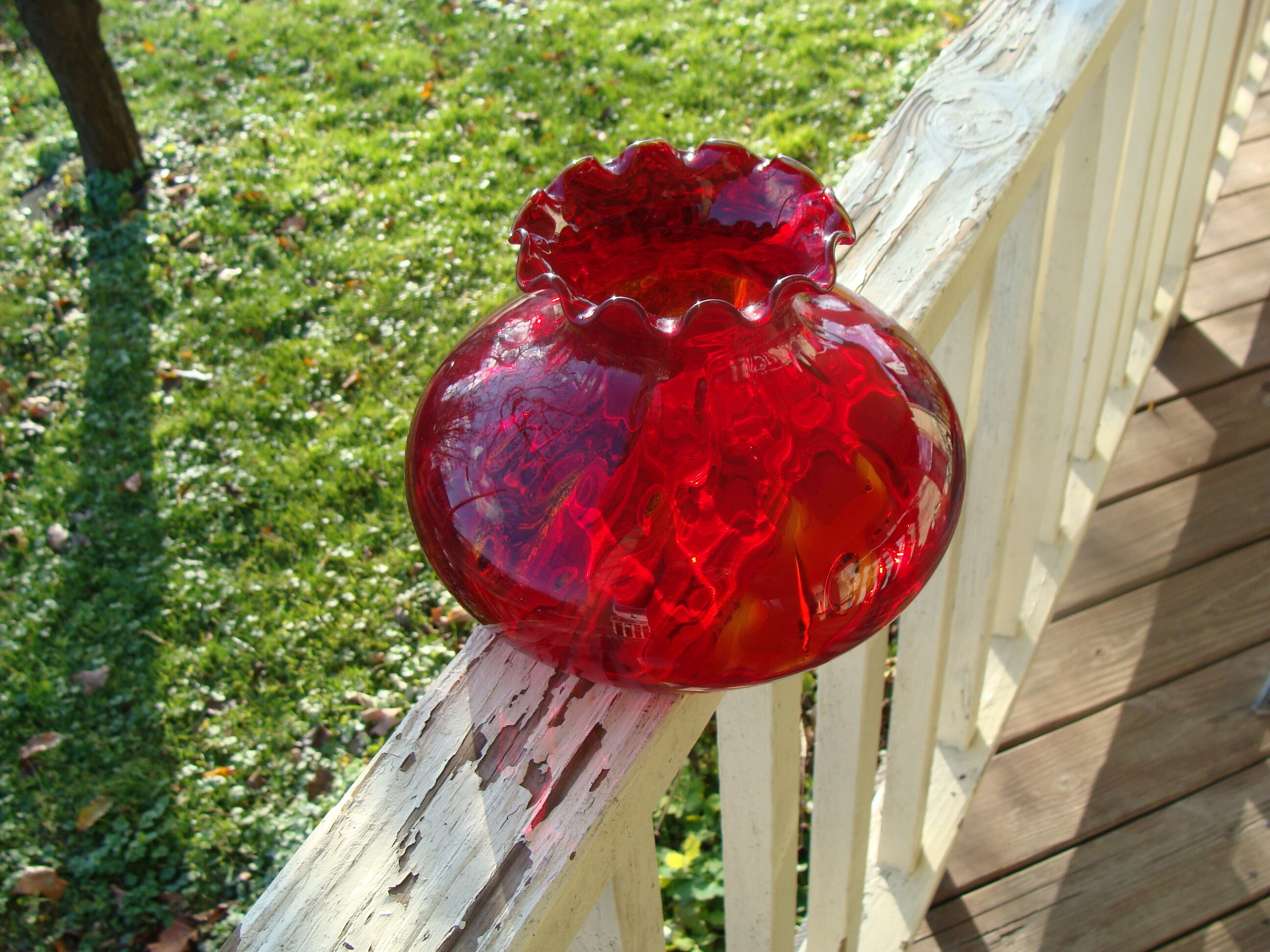 Red glass lamp shade deals