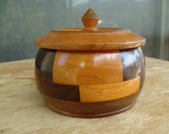 Vintage Danish modern lidded ROSEWOOD storage box 6.25”x6.25” ; no repairs // canister mid century Scandinavian design Jar