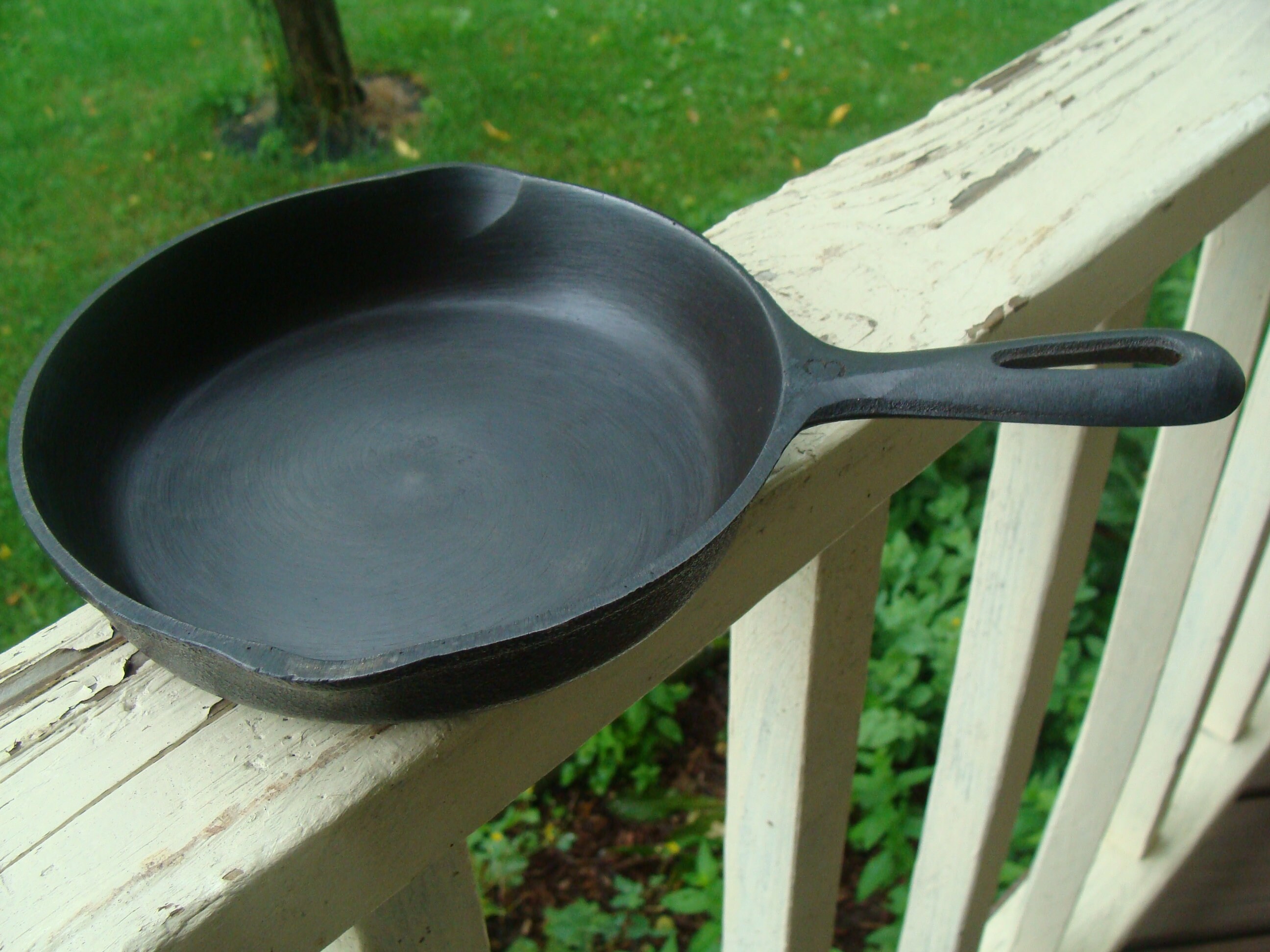 Vintage Unmarked Wagner Cast Iron Skillet Six and A Half Inch Wagner Number  3 Skillet Cast Iron Skillet 3 6-1/2 Inch 