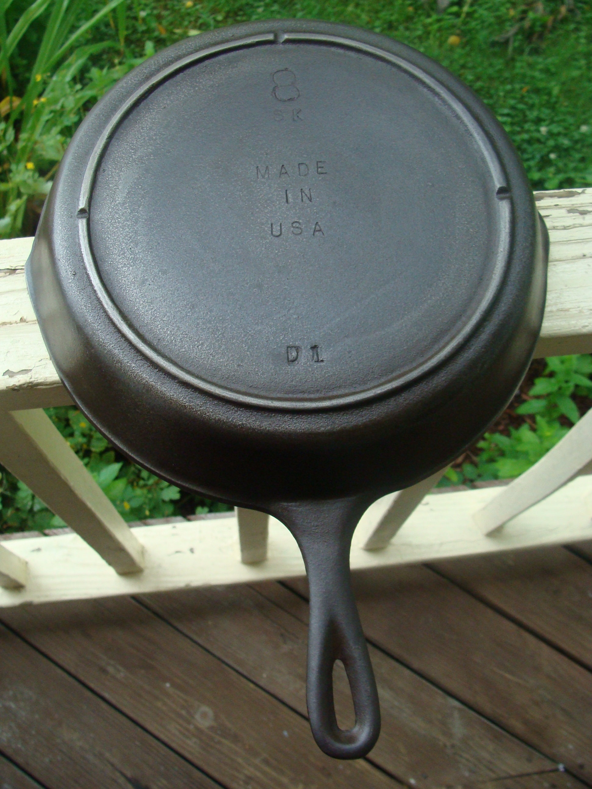 Vintage Lodge Cast Iron Skillet Three Notch Heat Ring Frying Pan Lodge No 8  Skillet 10-1/2 Cast Iron Lodge No 8 With Raised 2 