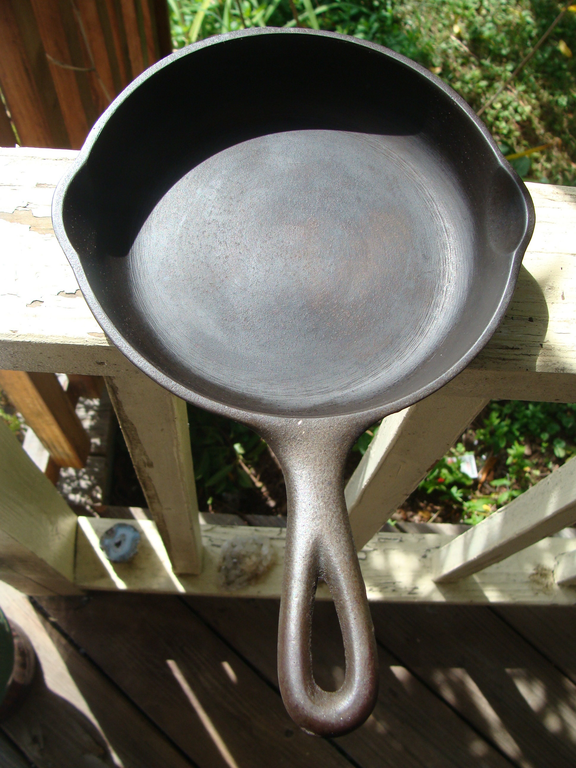 Unmarked Hammered Pattern Wagner 6-1/2 Cast Iron Skillet Restored Seasoned  NICE