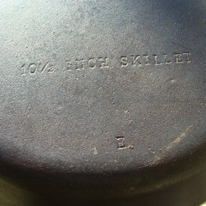 Vintage Unmarked Wagner Cast Iron Skillet Ten and A Half Inch - Etsy