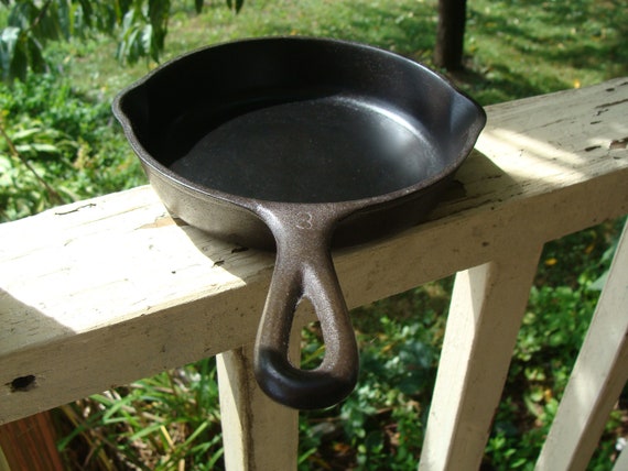 Wagner Ware Sidney O. No.2 A Cast Iron Skillet